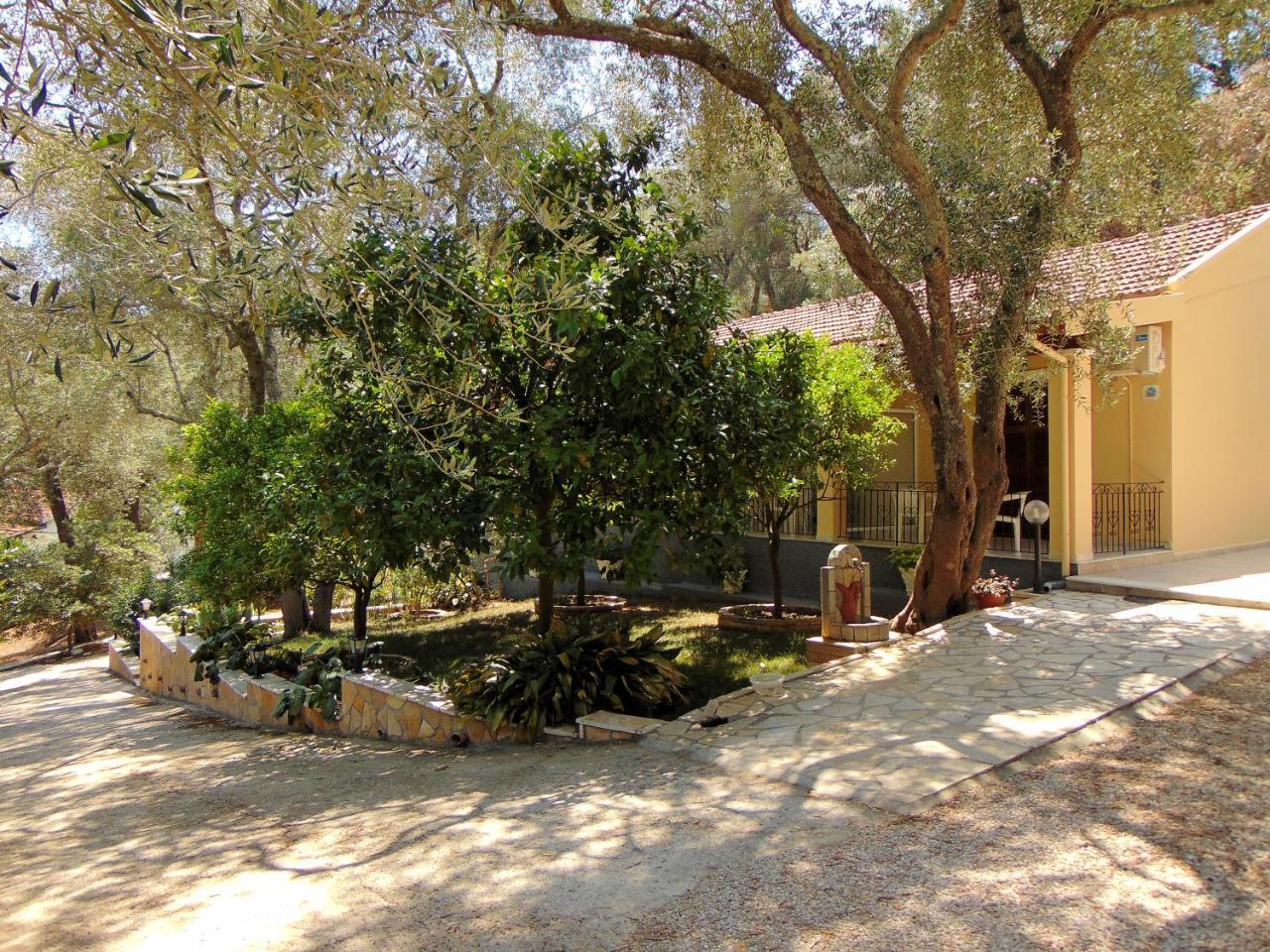 Villa Eleni - Studios Liapades Dış mekan fotoğraf
